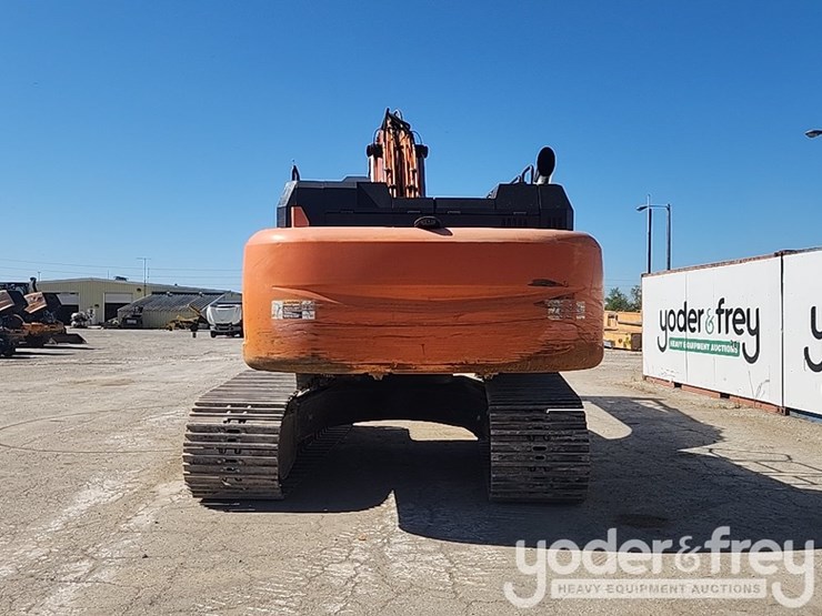 2015-hitachi-zx300-lc-6-image-4
