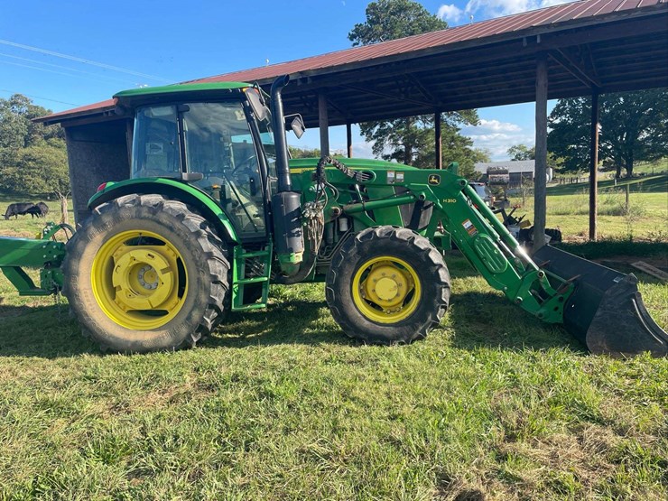 2022-john-deere-6135e-image-5
