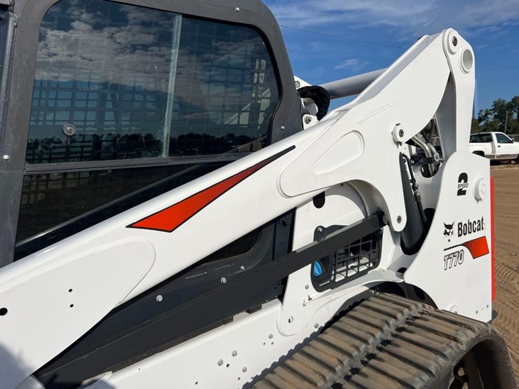 2023-bobcat-t770-image-20