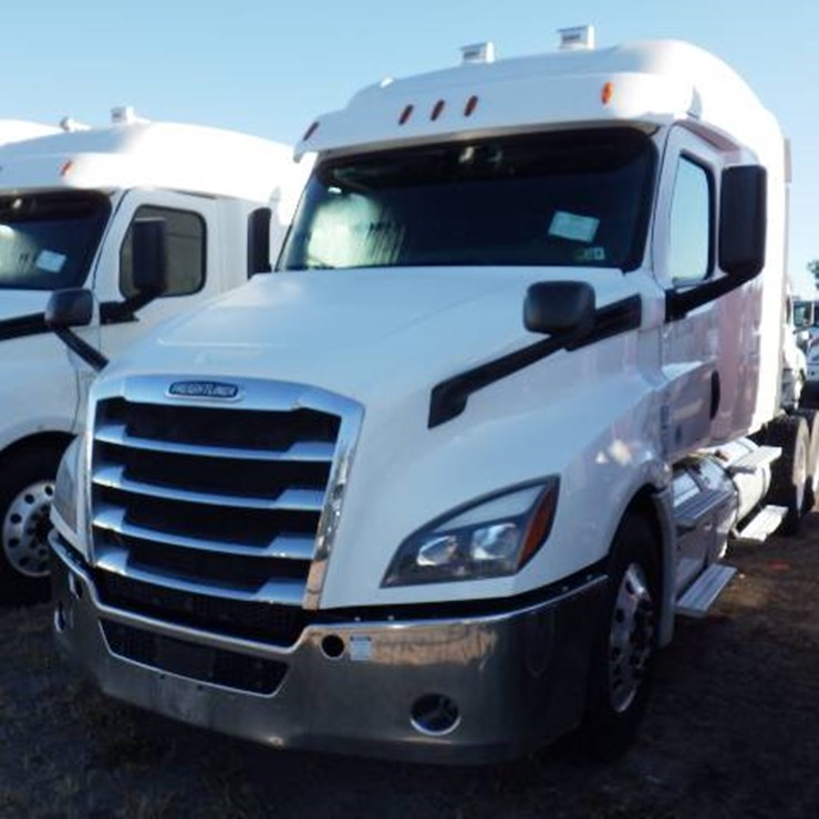2019 FREIGHTLINER CASCADIA 126