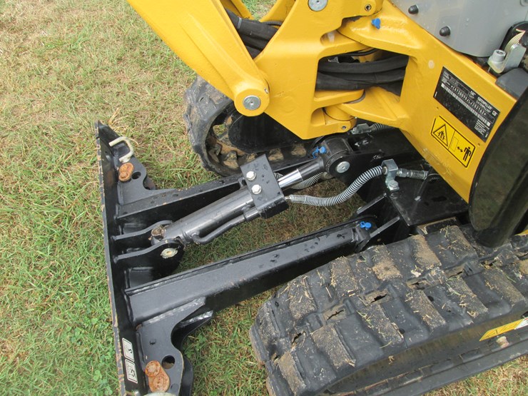 2023-caterpillar-300.9d-image-24