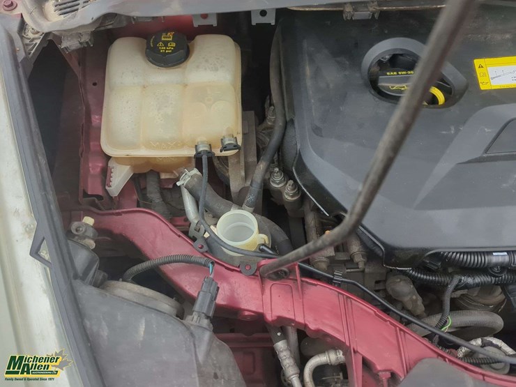 2015-ford-escape-se-image-25