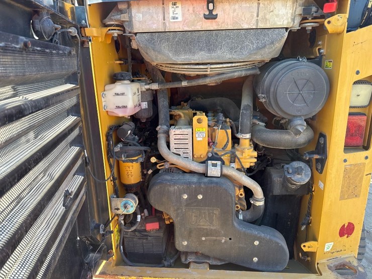 2020-caterpillar-259d3-image-18