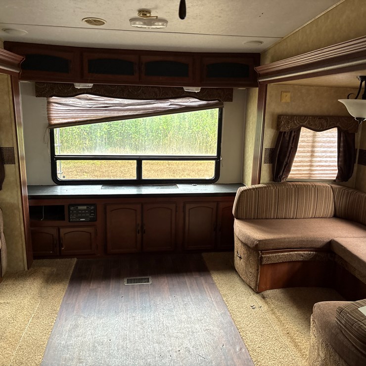 #201 • 2012 FOREST RIVER CAMPER