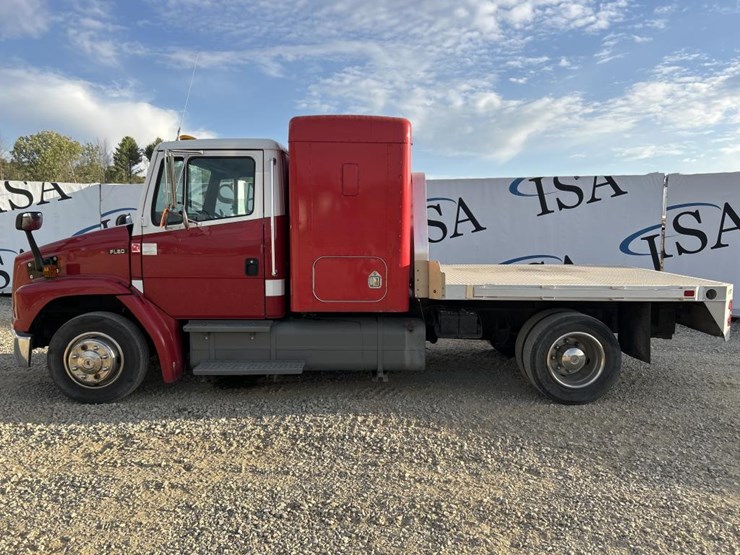 1997-freightliner-fl60-image-2