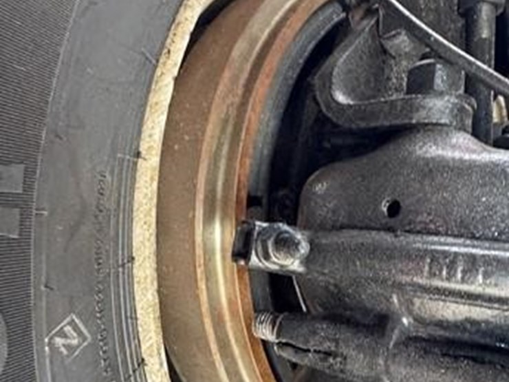 mack-granite-cv713-image-30