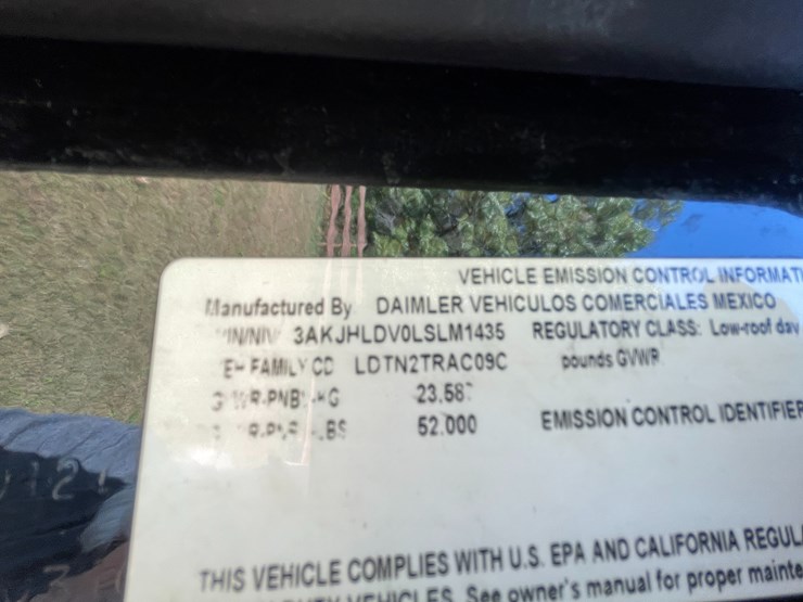 #1666-•-2019-freightliner-cascadia-semi-tractor-(title-in-delay)-image-62