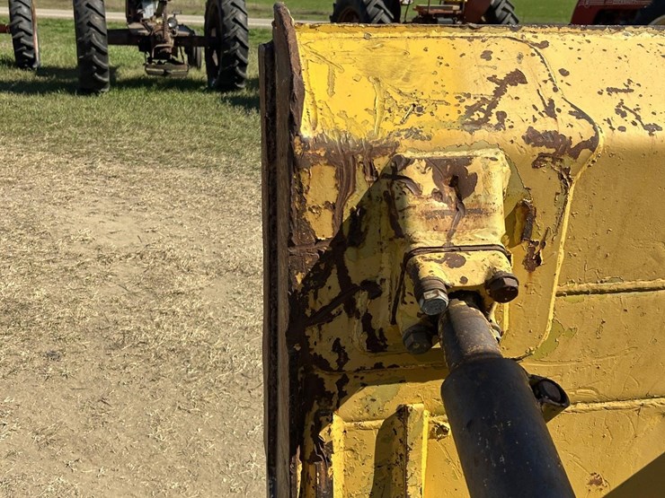 komatsu-d65ex-12-image-10