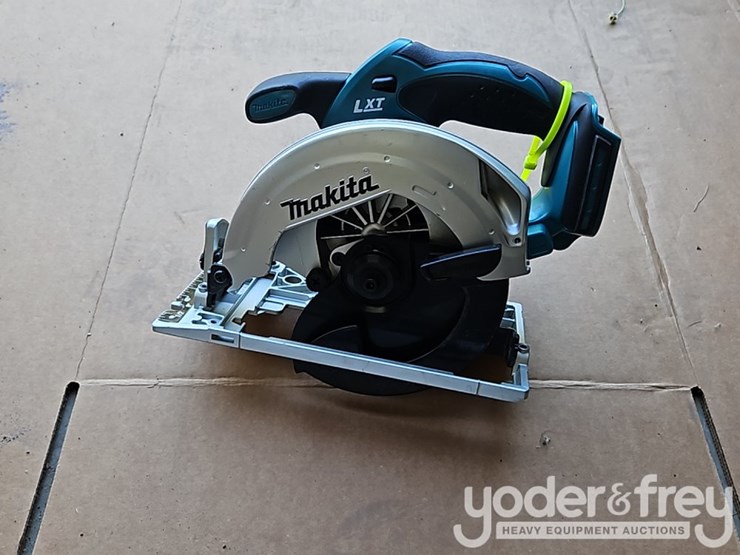 makita-18v-lxt-6.5"-circular-saw,-xss02z-(1yr-factory-warranty)-image-2