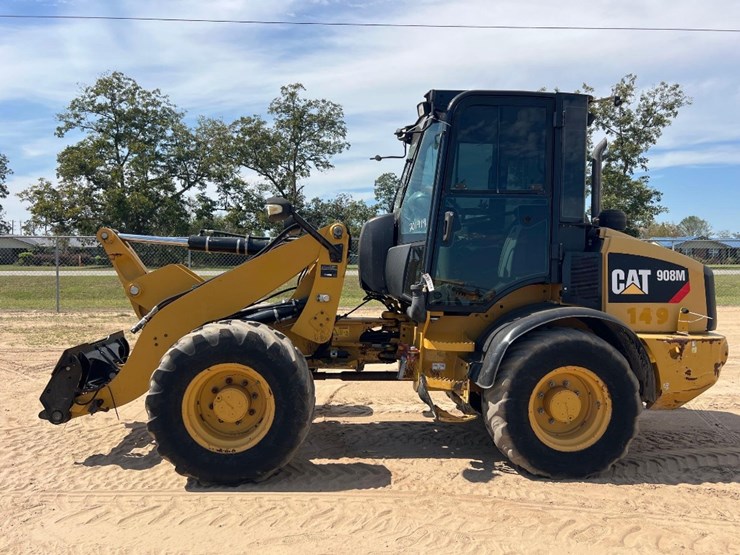2019-caterpillar-908m-image-1