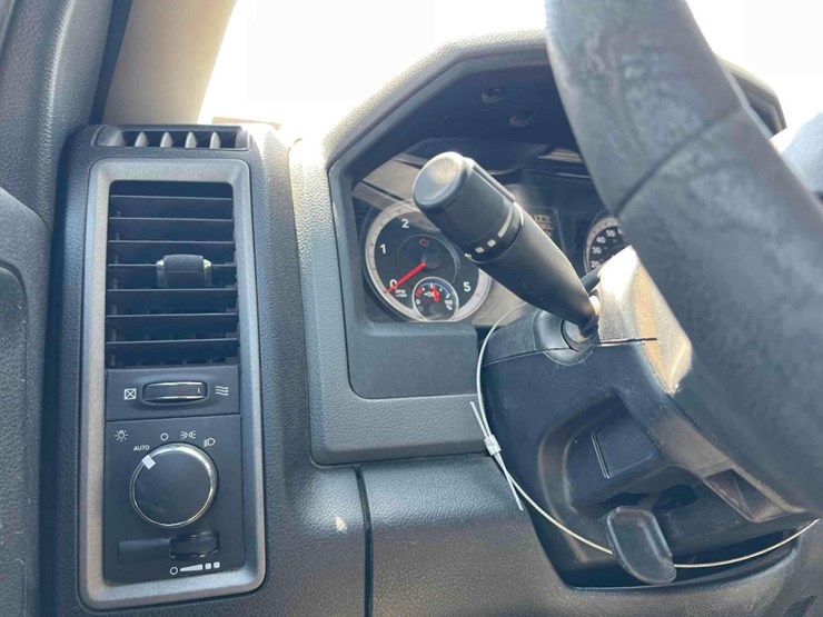 2015-dodge-ram-4500-image-40