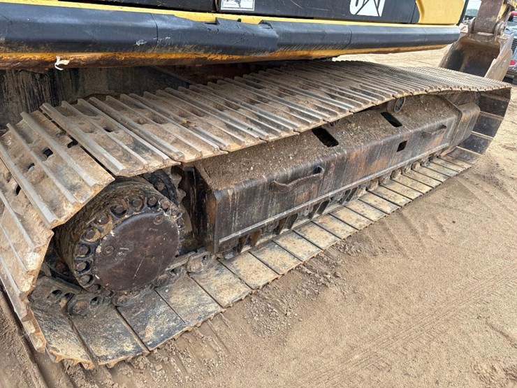 2008-caterpillar-330dl-image-14