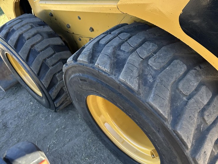 2003-caterpillar-242-image-14