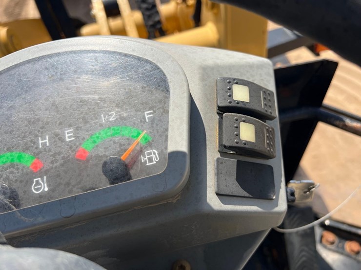 2018-caterpillar-903d-image-34