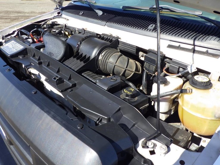 2008-ford-cargo-image-10