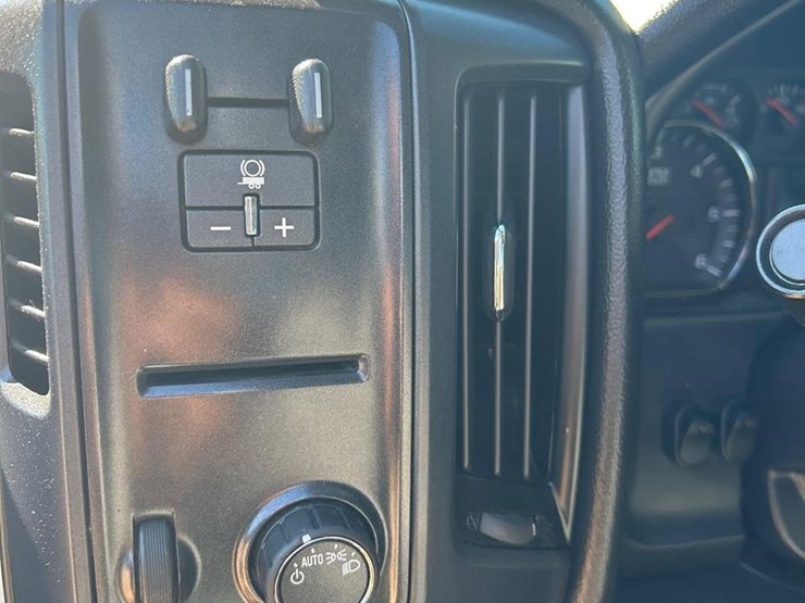 2014-chevrolet-silverado-2500hd-image-35