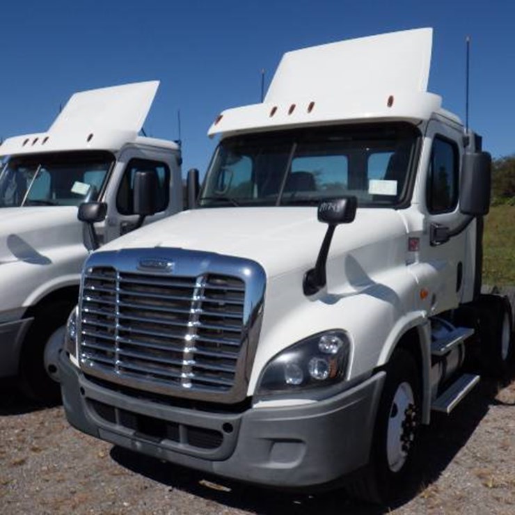 2017 FREIGHTLINER CASCADIA 125