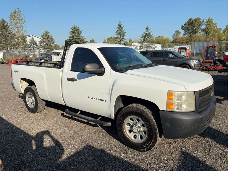 2008-chevrolet-silverado-image-1