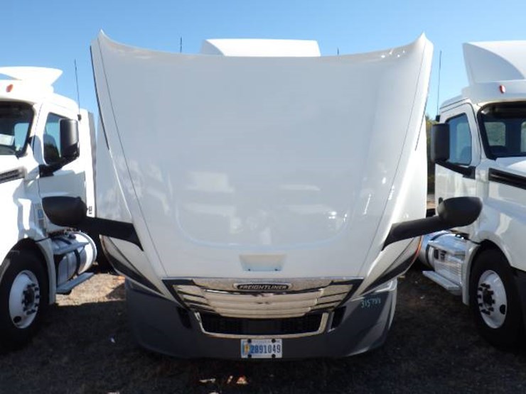 2018-freightliner-cascadia-126-image-14
