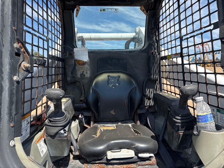 2012-bobcat-s850-image-19