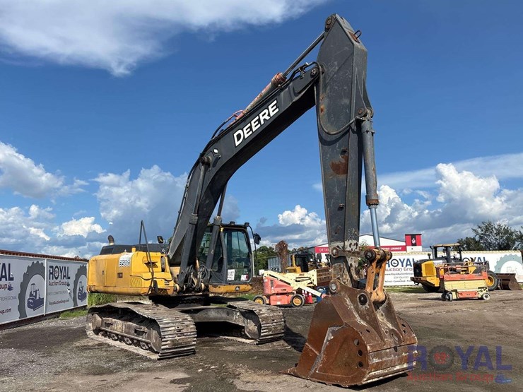 2013-deere-350g-lc-image-3