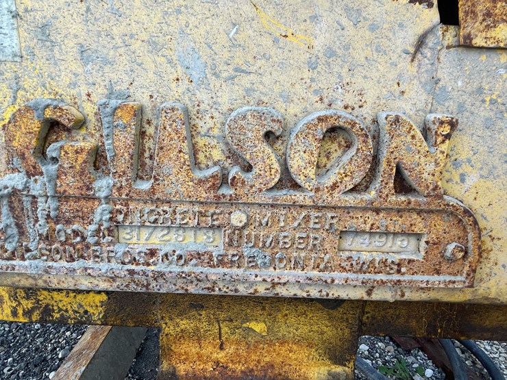 #1969-•-gilson-portable-concrete-mixer-image-8