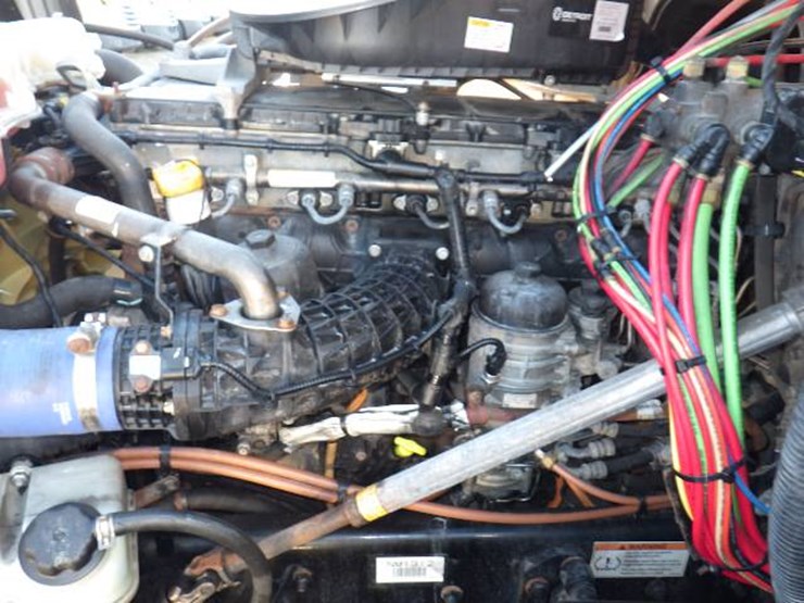 2022-freightliner-cascadia-126-image-14