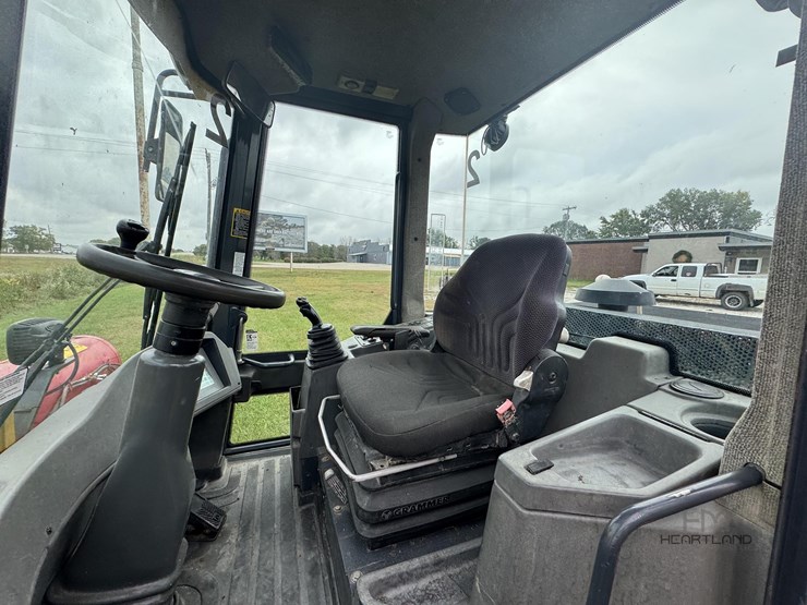 2010-deere-244j-image-39