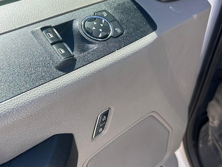 2019-ford-f350-xl-image-32