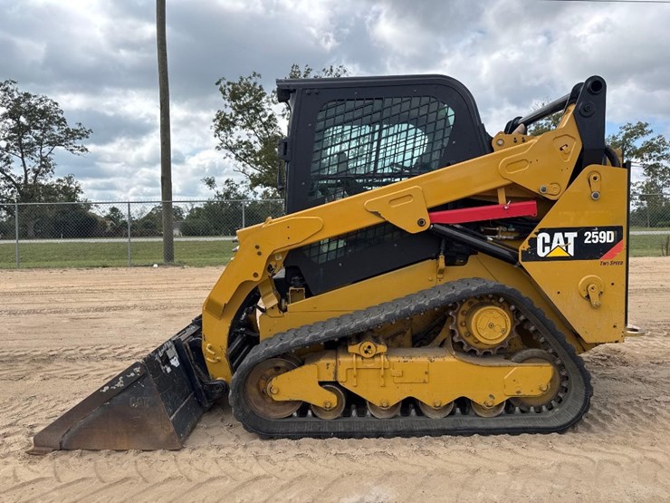 2016-caterpillar-259d-image-1