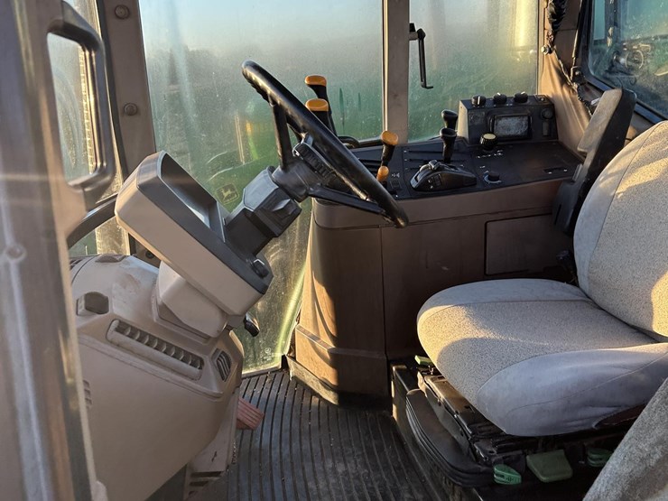 john-deere-6400-image-37