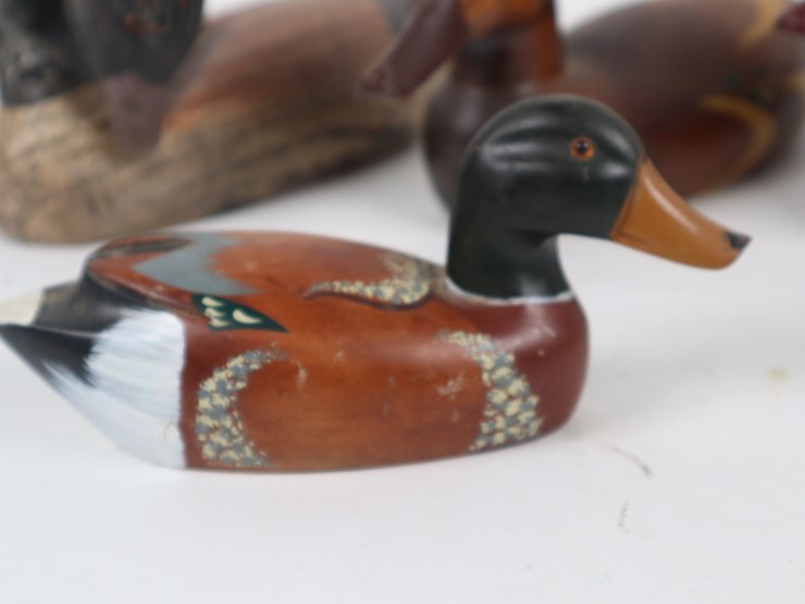#72-•-#4253-•-(4)-vintage-hand-painted-wood-duck-decoys-image-3