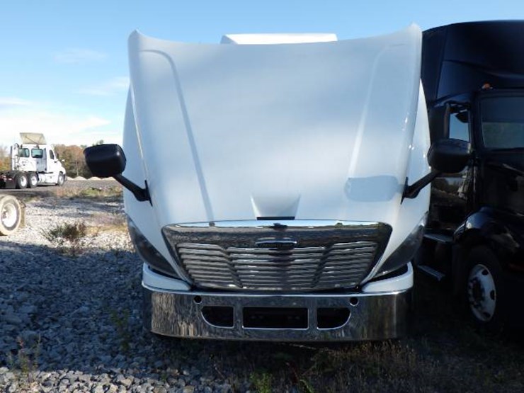 2018-freightliner-cascadia-125-image-13