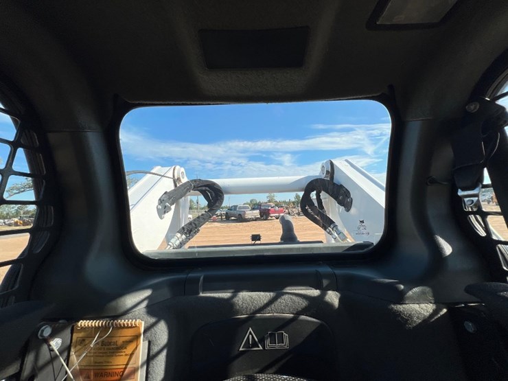 2023-bobcat-t770-image-38