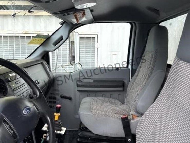 2012-ford-f750-image-31