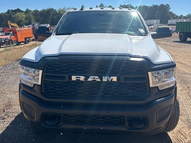2022-ram-5500-hd-image-5