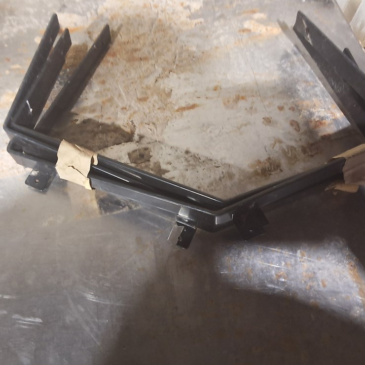 #523 • LOT OF UNUSED PLEXIGLASS FOR SERVING BARS WITH BRACKETS