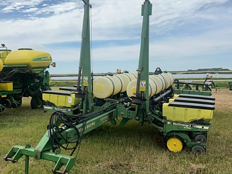 john-deere-7200-image-1