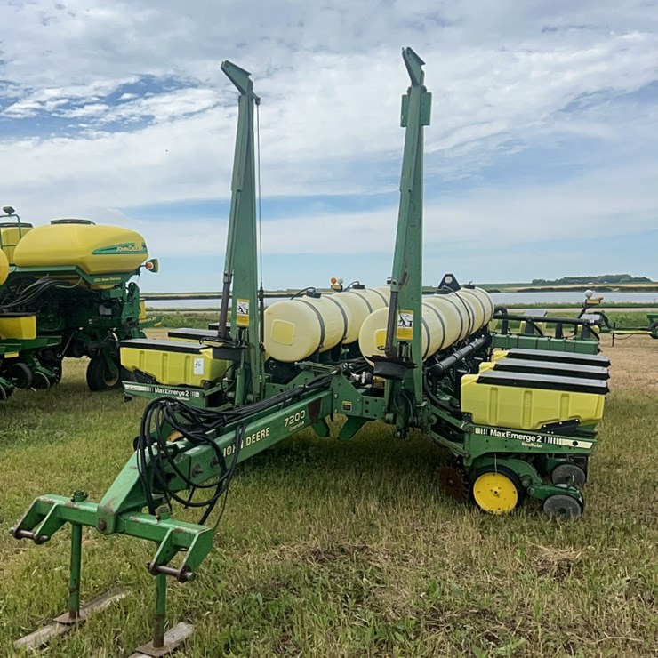 JOHN DEERE 7200
