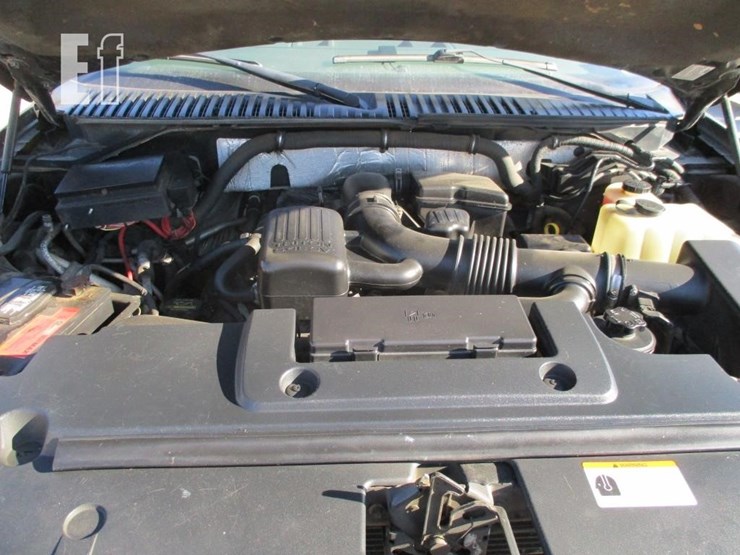 2010-ford-expedition-image-5