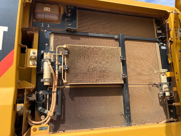 caterpillar-336-image-28