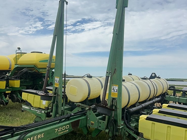 john-deere-7200-image-4