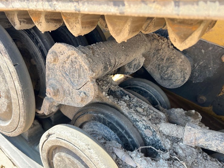 2016-caterpillar-277d-image-11