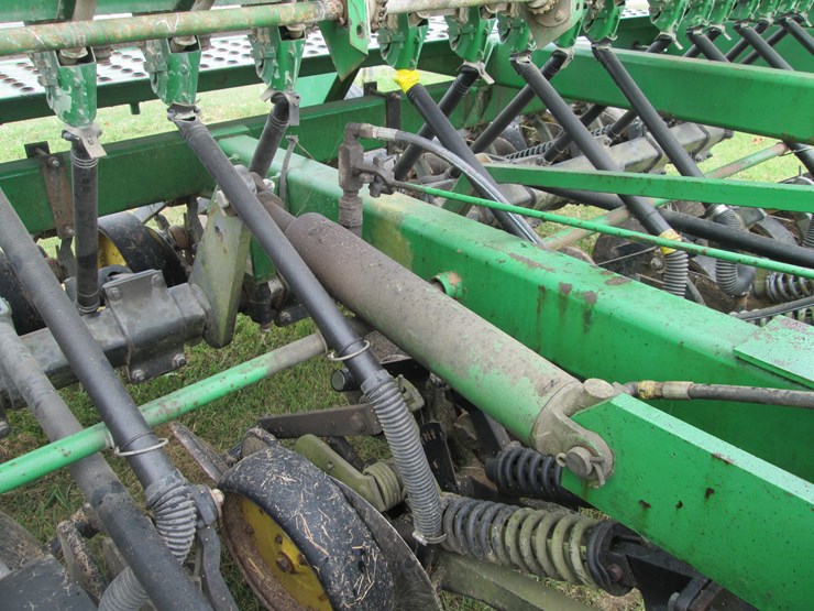 john-deere-750-image-24
