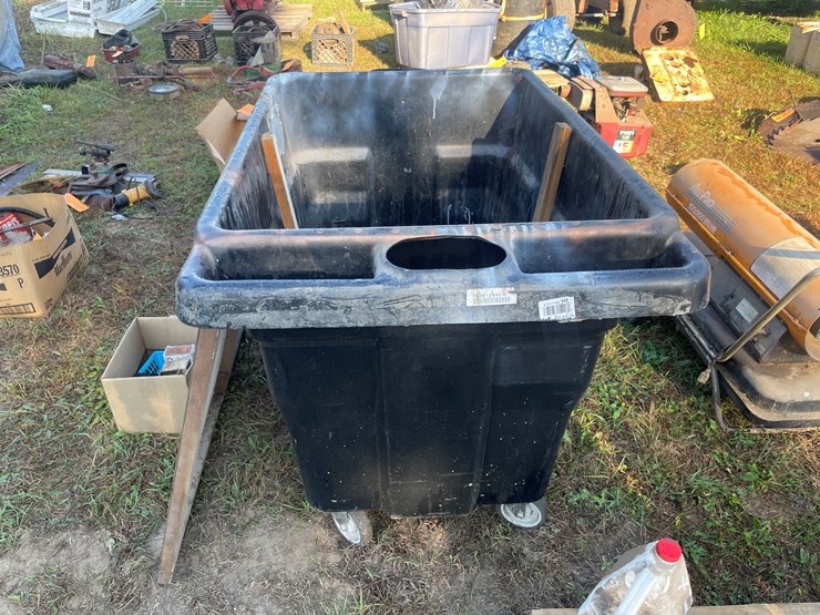 #5090-•-rolling-dumpster-and-screen-image-2