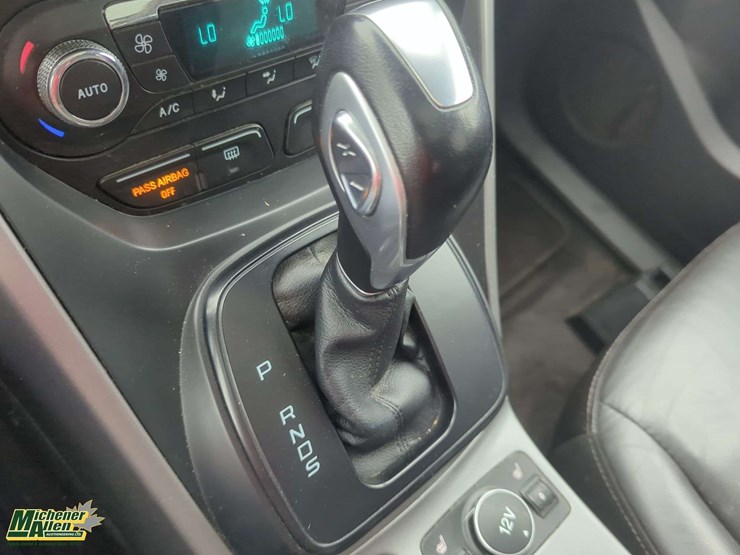 2015-ford-escape-se-image-9