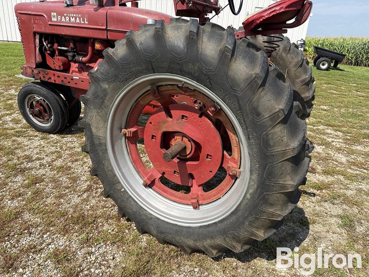 1954-farmall-super-m-ta-2wd-tractor-image-17