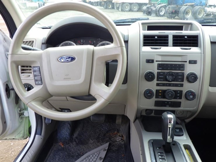 2008-ford-escape-image-9