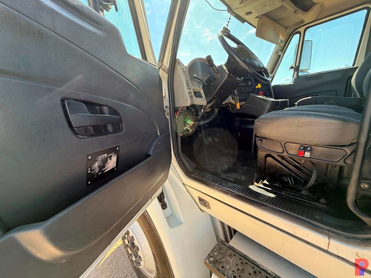 2018-international-transtar-8600-image-9