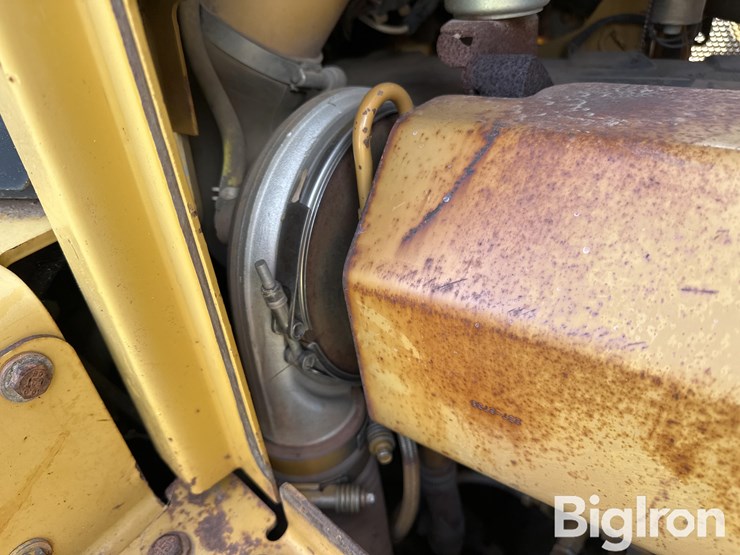 2006-caterpillar-d6r-image-19